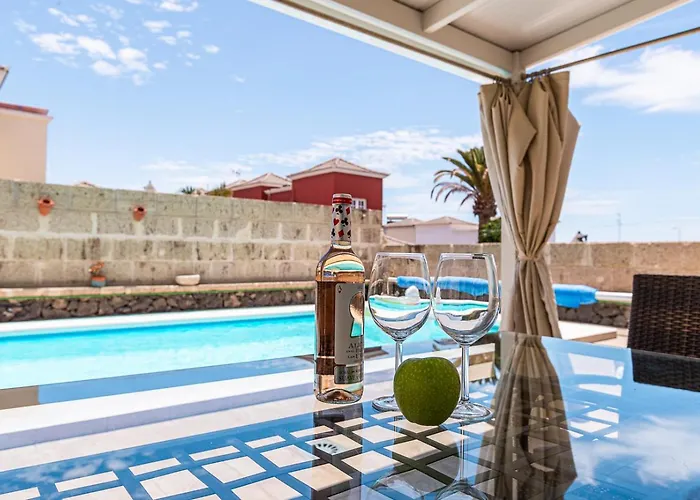 Cozy In Madronal De Fanabe With Large Private Pool ヴィラ