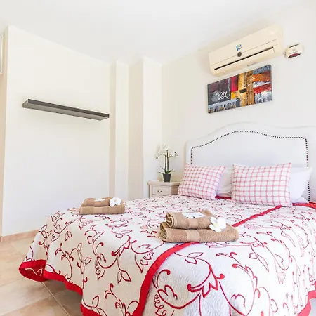 Cozy In Madronal De Fanabe With Large Private Pool Вилла Адехе