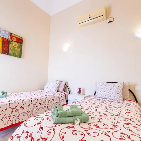 Вилла Cozy In Madronal De Fanabe With Large Private Pool