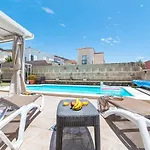 Cozy In Madronal De Fanabe With Large Private Pool Вилла Адехе